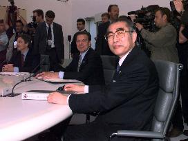 Obuchi attends Cologne summit